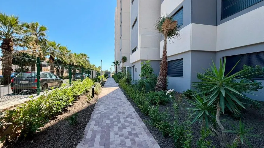 Apartment de 2 chambres à Torrevieja, Spain No. 1991
