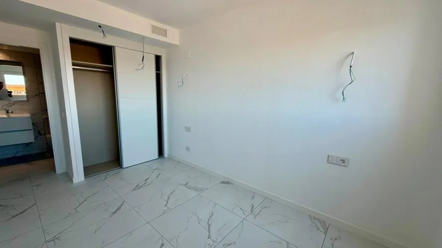 Apartment de 2 chambres à Torrevieja, Spain No. 1991 № 12