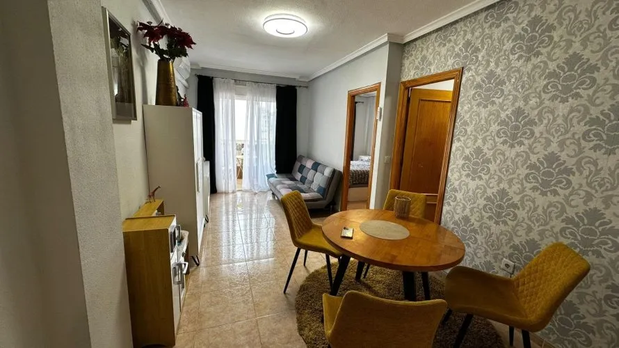 Apartment de 2 chambres à Torrevieja, Spain No. 2091