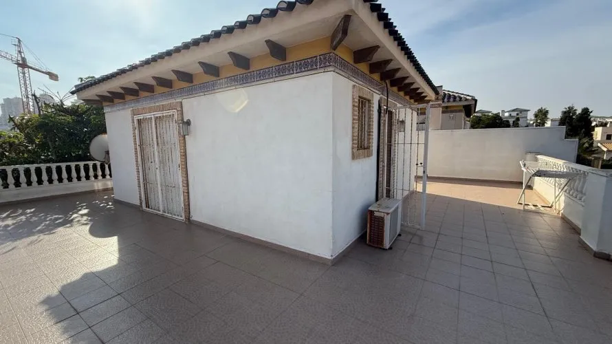 House de 3 chambres à Torrevieja, Spain No. 1052 № 20