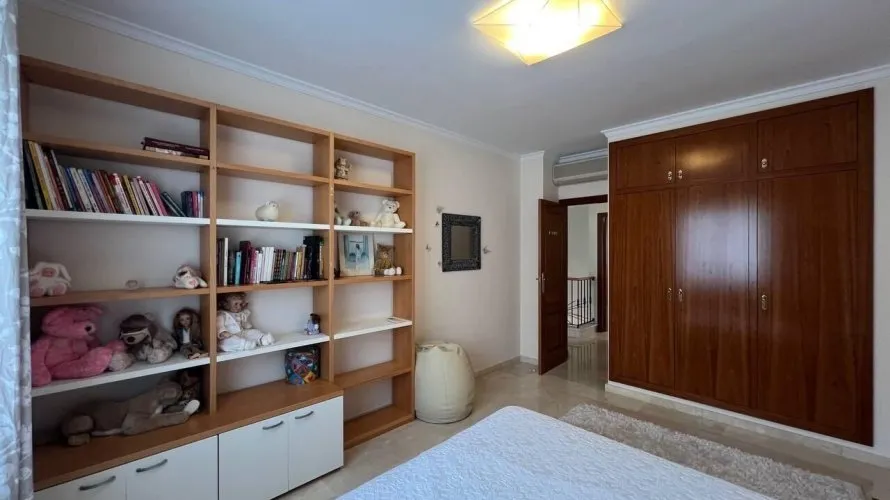 Villa de 5 chambres à Cullera, Spain No. 1442 № 20