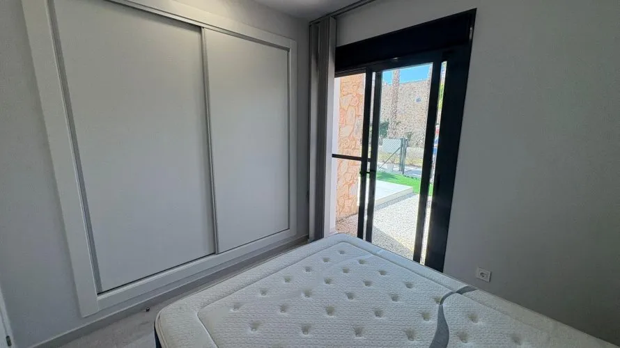 Apartment de 2 chambres à Villamartin, Spain No. 1002 № 16