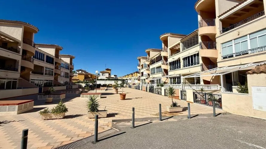 Apartment de 2 chambres à Orihuela, Spain No. 2086