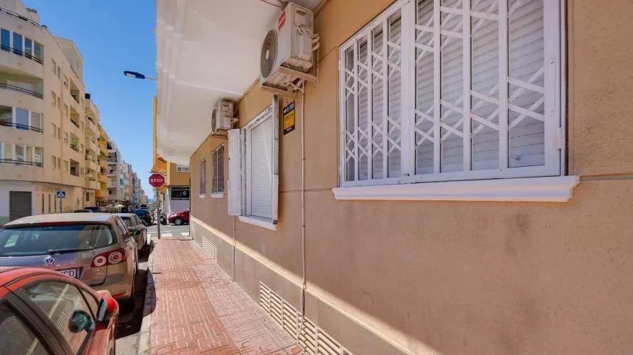Apartment de 54m² à Torrevieja, Spain No. 2110 № 4