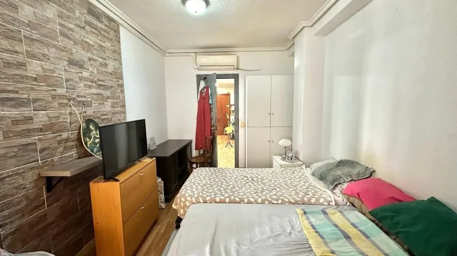 Apartment de 2 chambres à Torrevieja, Spain No. 2060