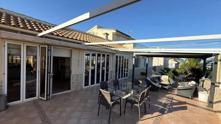 Villa de 4 chambres à Villamartin, Spain No. 1097 № 16
