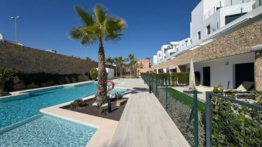 Apartment de 2 chambres à Villamartin, Spain No. 1002