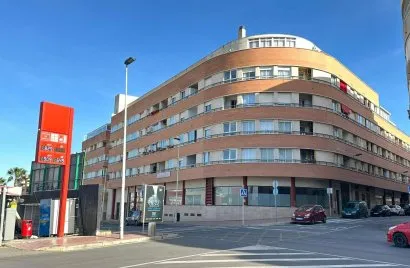 Apartment de 2 chambres à Torrevieja, Spain No. 2190