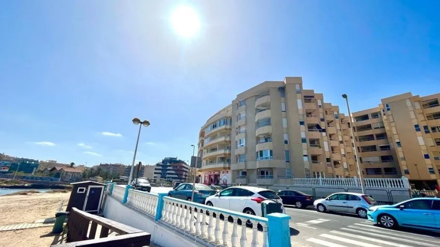 Penthouse de 2 chambres à Torrevieja, Spain No. 1024