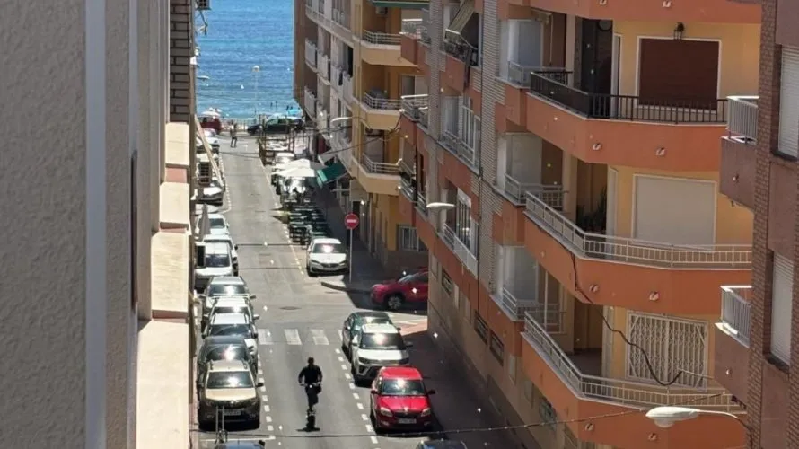 Apartment de 2 chambres à Torrevieja, Spain No. 1149 № 2