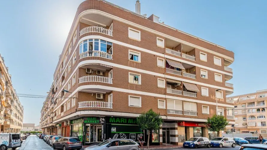 Apartment de 3 chambres à Torrevieja, Spain No. 2177