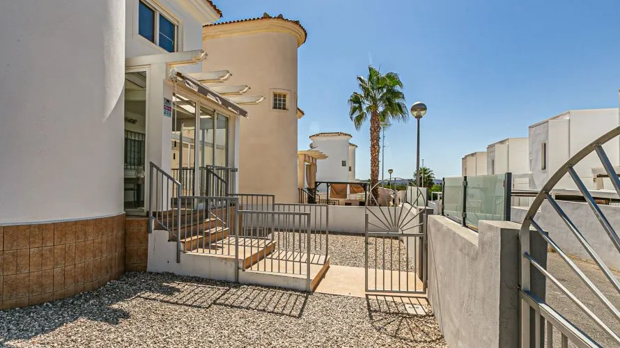 Villa de 143m² à San Fulgencio, Spain No. 1064 № 2