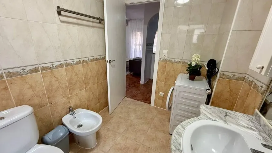 Apartment de 2 chambres à Torrevieja, Spain No. 2033 № 16