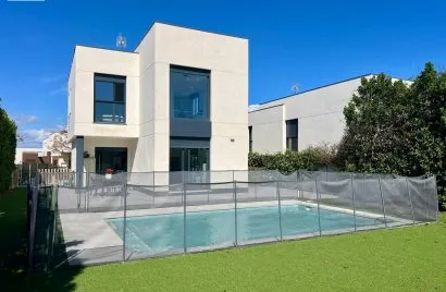 Villa de 3 chambres à Betera, Spain No. 1194