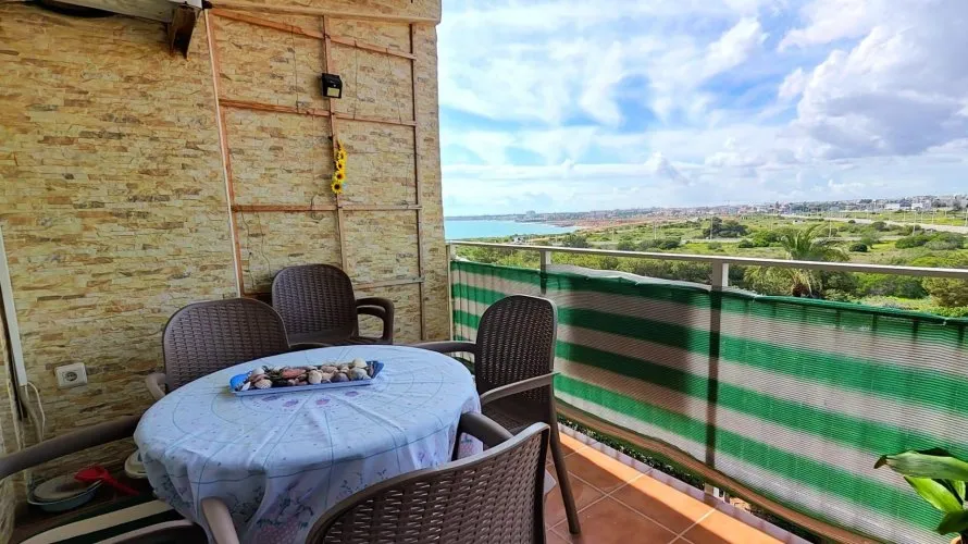 Apartment de 2 chambres à Torrevieja, Spain No. 1030
