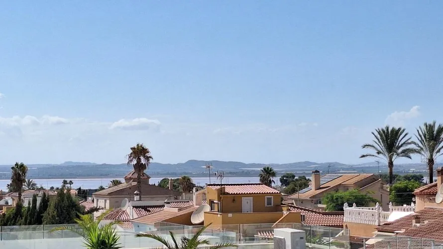 Villa de 106m² à Torrevieja, Spain No. 1284 № 5