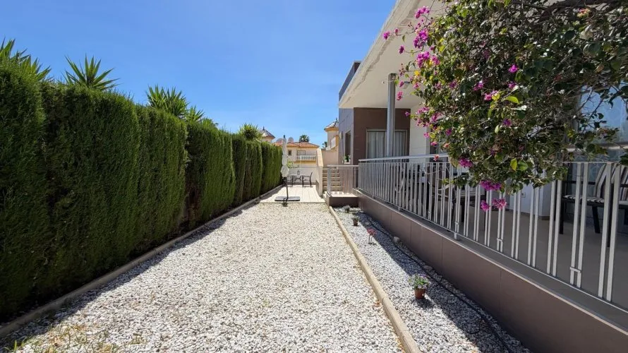 Villa de 4 chambres à Ciudad Quesada, Spain No. 1101 № 6