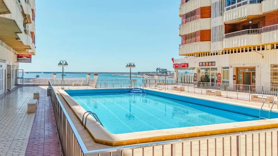 Apartment de 100m² à Torrevieja, Spain No. 1055 № 2