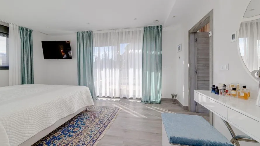 Villa de 461m² à Torrevieja, Spain No. 965 № 3