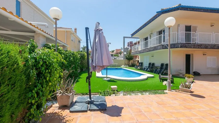 Villa de 293m² à La Zenia, Spain No. 1381 № 4