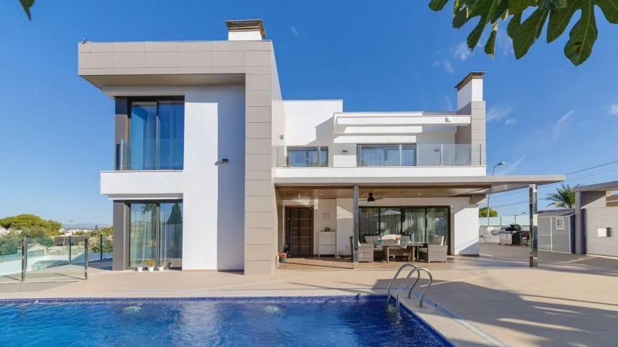 Villa de 461m² à Torrevieja, Spain No. 965 № 28