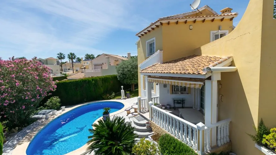 Villa de 194m² à Alicante, Spain No. 1360