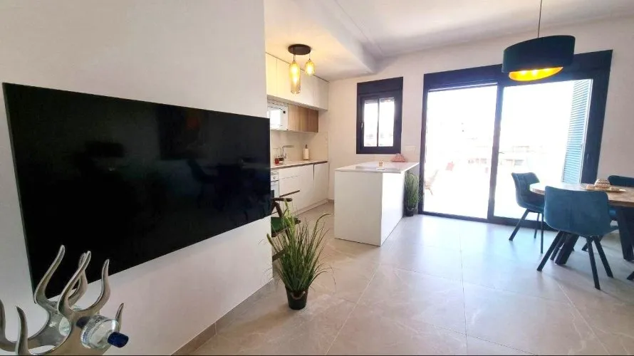 Penthouse de 2 chambres à Torrevieja, Spain No. 1184 № 1