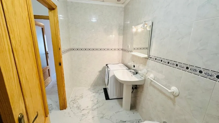 Apartment de 2 chambres à Torrevieja, Spain No. 2065 № 8
