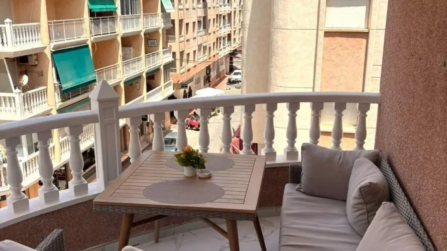 Apartment de 3 chambres à Torrevieja, Spain No. 1321