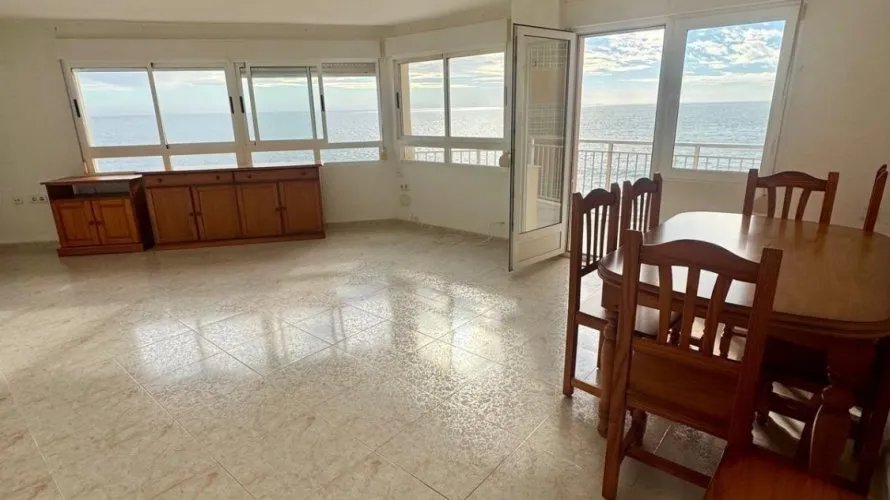 Apartment de 4 chambres à Torrevieja, Spain No. 977