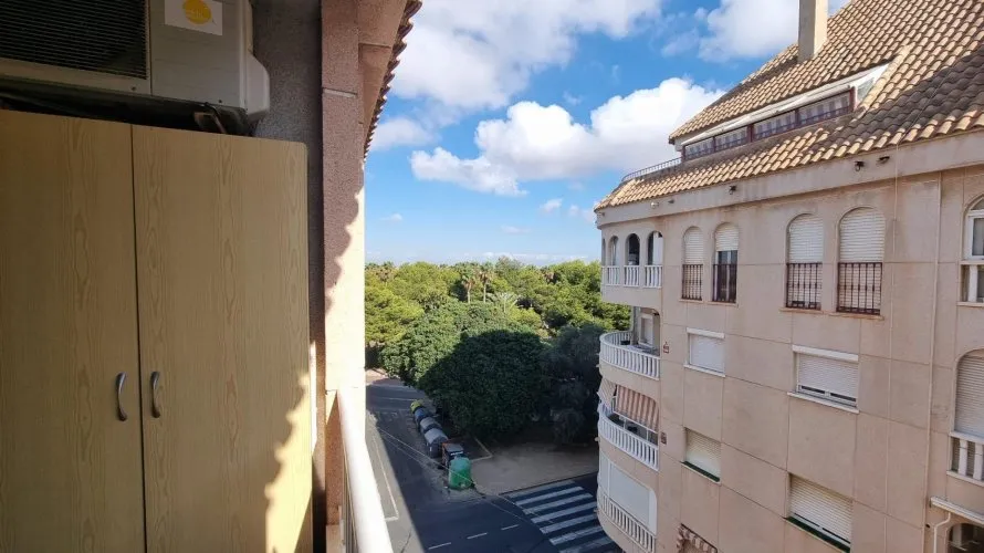 Apartment de 2 chambres à Torrevieja, Spain No. 2073 № 3