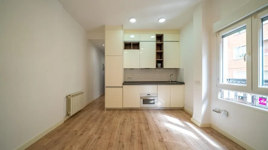 Apartment de 2 chambres à Madrid, Spain No. 1087