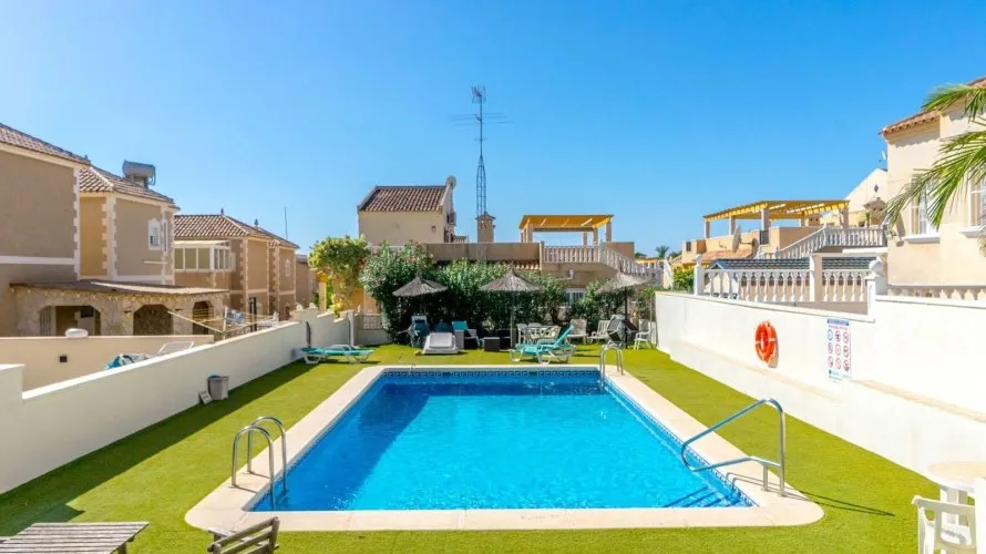 House de 105m² à Campoamor, Spain No. 957 № 6