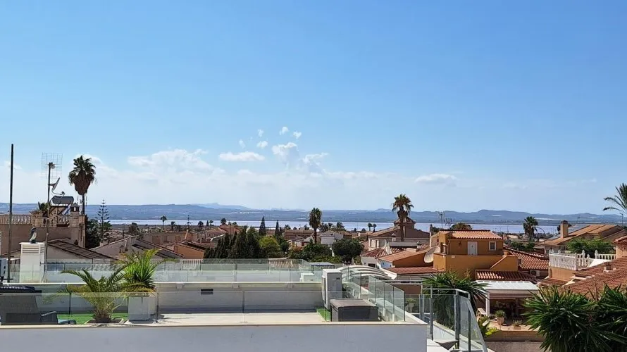Villa de 106m² à Torrevieja, Spain No. 1284 № 6