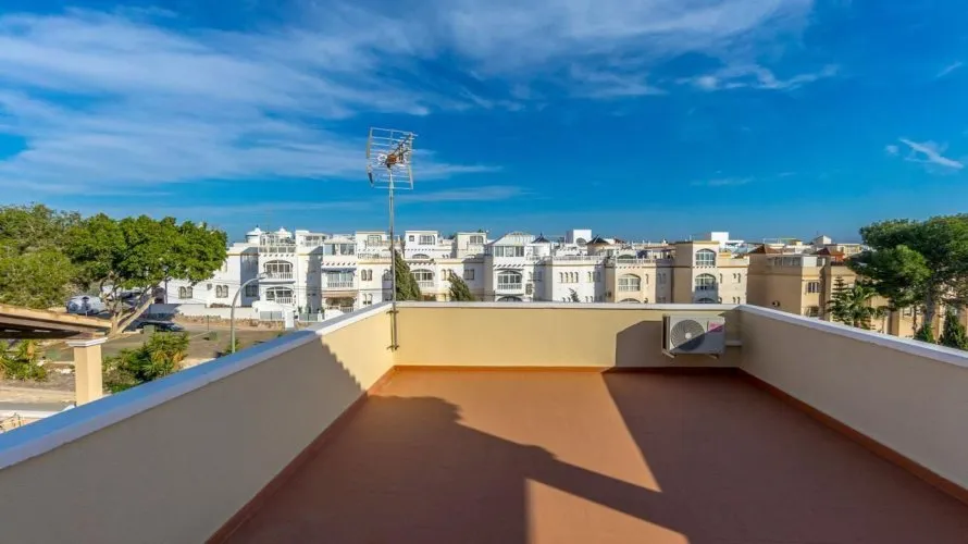 House de 105m² à Campoamor, Spain No. 957 № 7