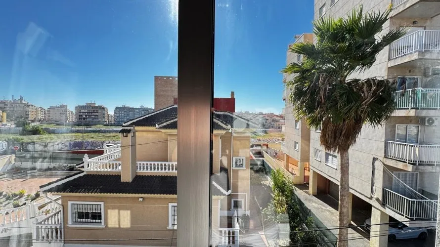 Apartment de 3 chambres à Nueva Torrevieja, Spain No. 1183