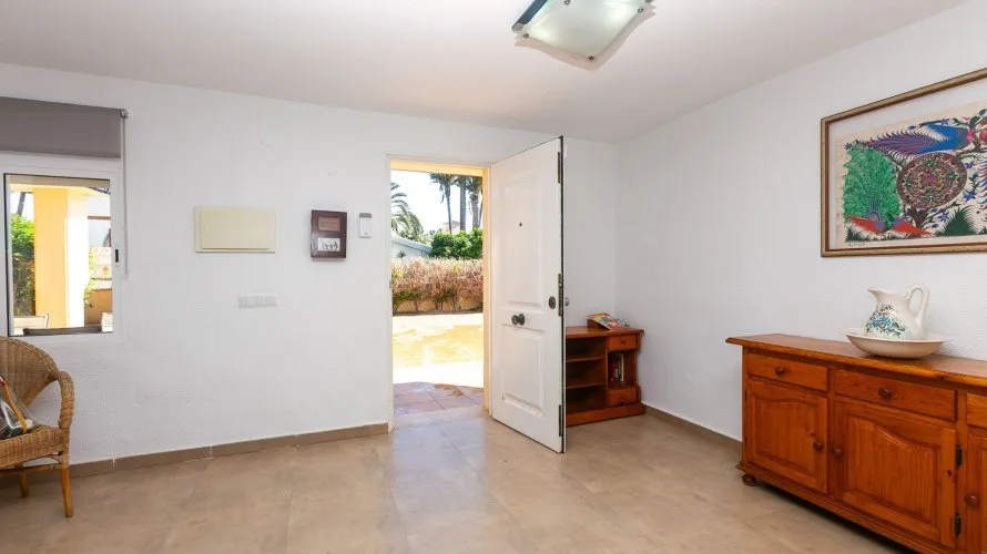 Villa de 293m² à La Zenia, Spain No. 1381 № 3