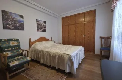Apartment de 3 chambres à Torrevieja, Spain No. 2379