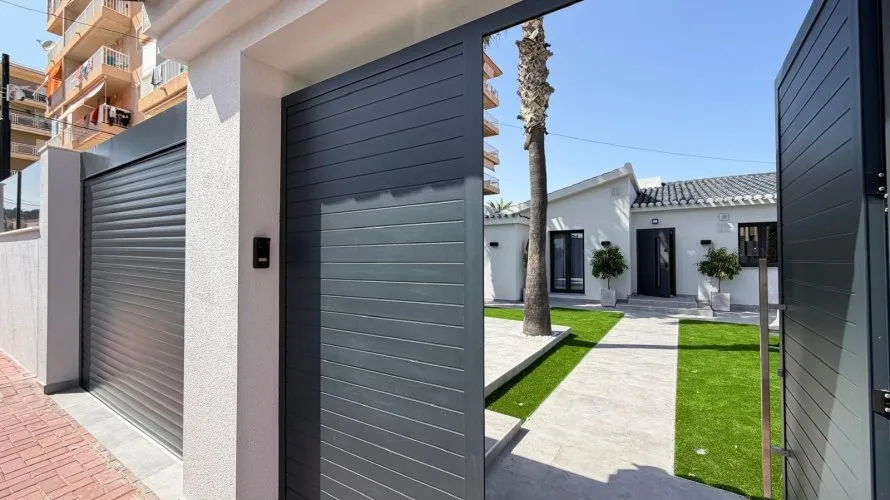 Villa de 4 chambres à Torrevieja, Spain No. 2436 № 7