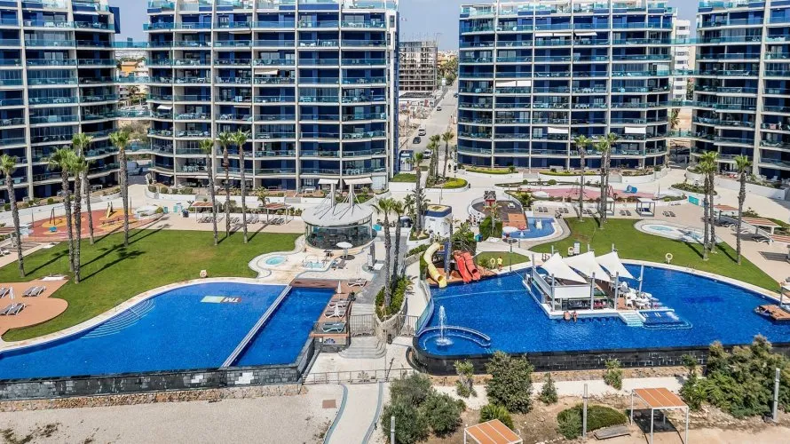 Apartment de 114m² à Torrevieja, Spain No. 2325