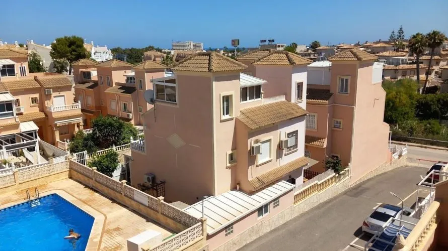 Duplex de 3 chambres à La Zenia, Spain No. 2482 № 1