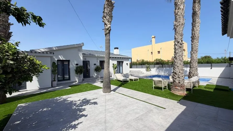 Villa de 4 chambres à Torrevieja, Spain No. 2436 № 4