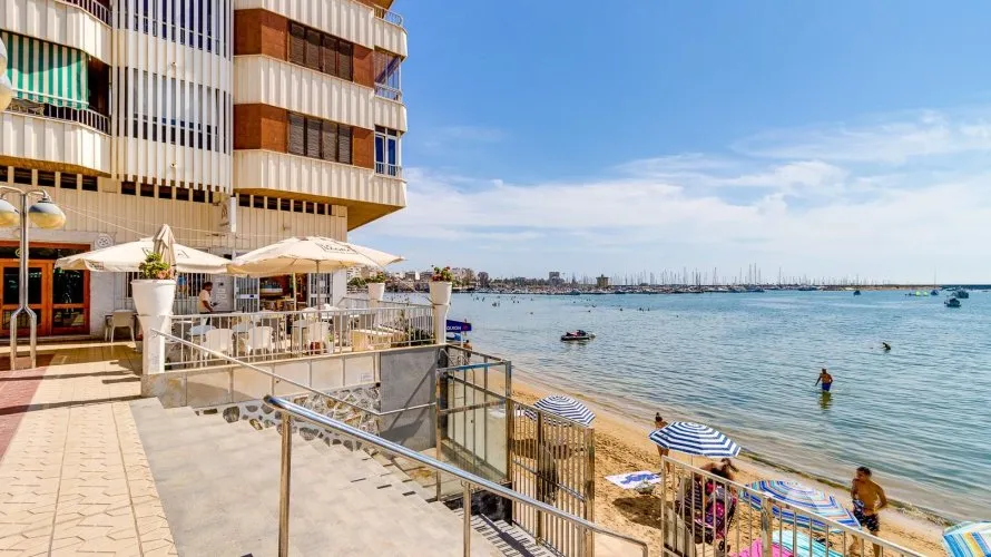 Apartment de 100m² à Torrevieja, Spain No. 2395 № 1