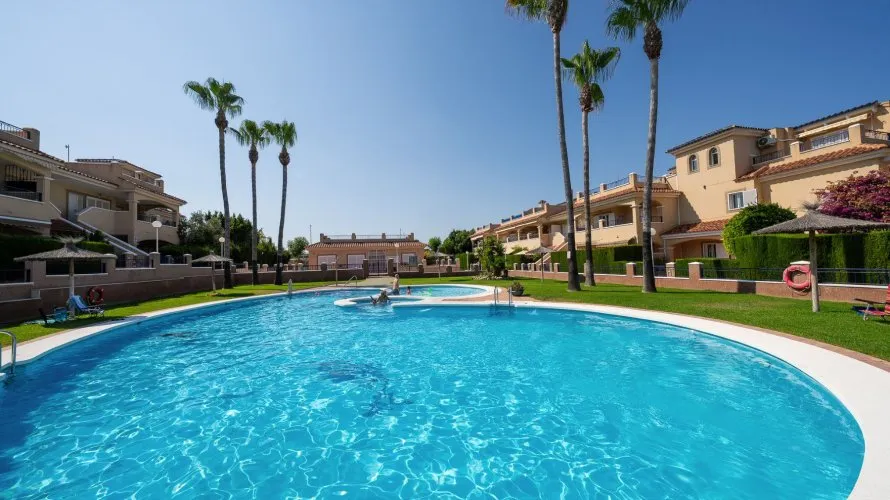 Penthouse de 72m² à Mil Palmeras, Spain No. 2407
