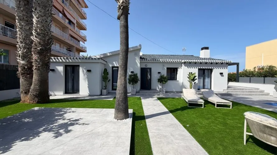 Villa de 4 chambres à Torrevieja, Spain No. 2436 № 5