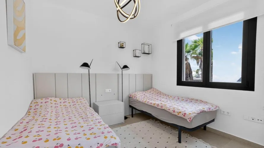 Villa de 178m² à Guardamar del Segura, Spain No. 2454 № 25