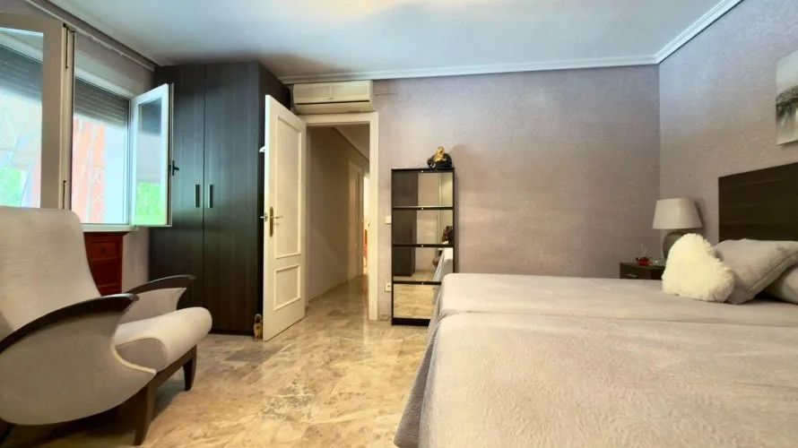 Villa de 5 chambres à Benidorm, Spain No. 2441 № 21