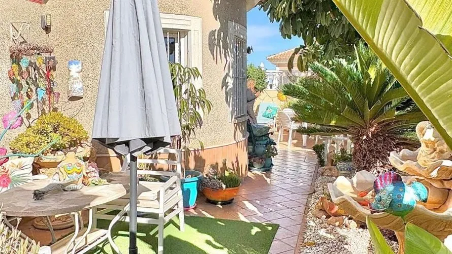 Villa de 2 chambres à Torrevieja, Spain No. 2459 № 23