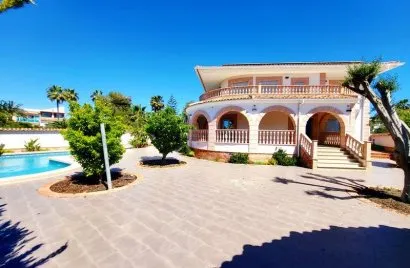 Villa de 4 chambres à Rojales, Spain No. 2467