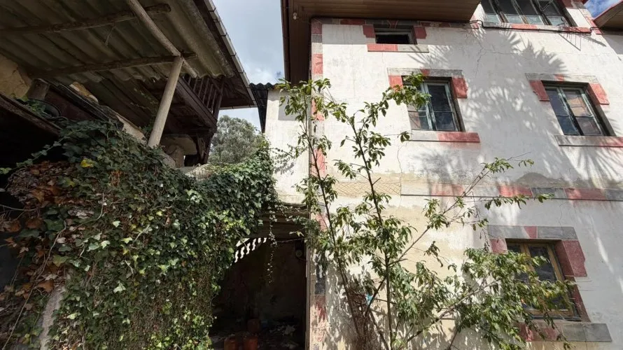 House de 5 chambres à Salas, Spain No. 2634 № 25